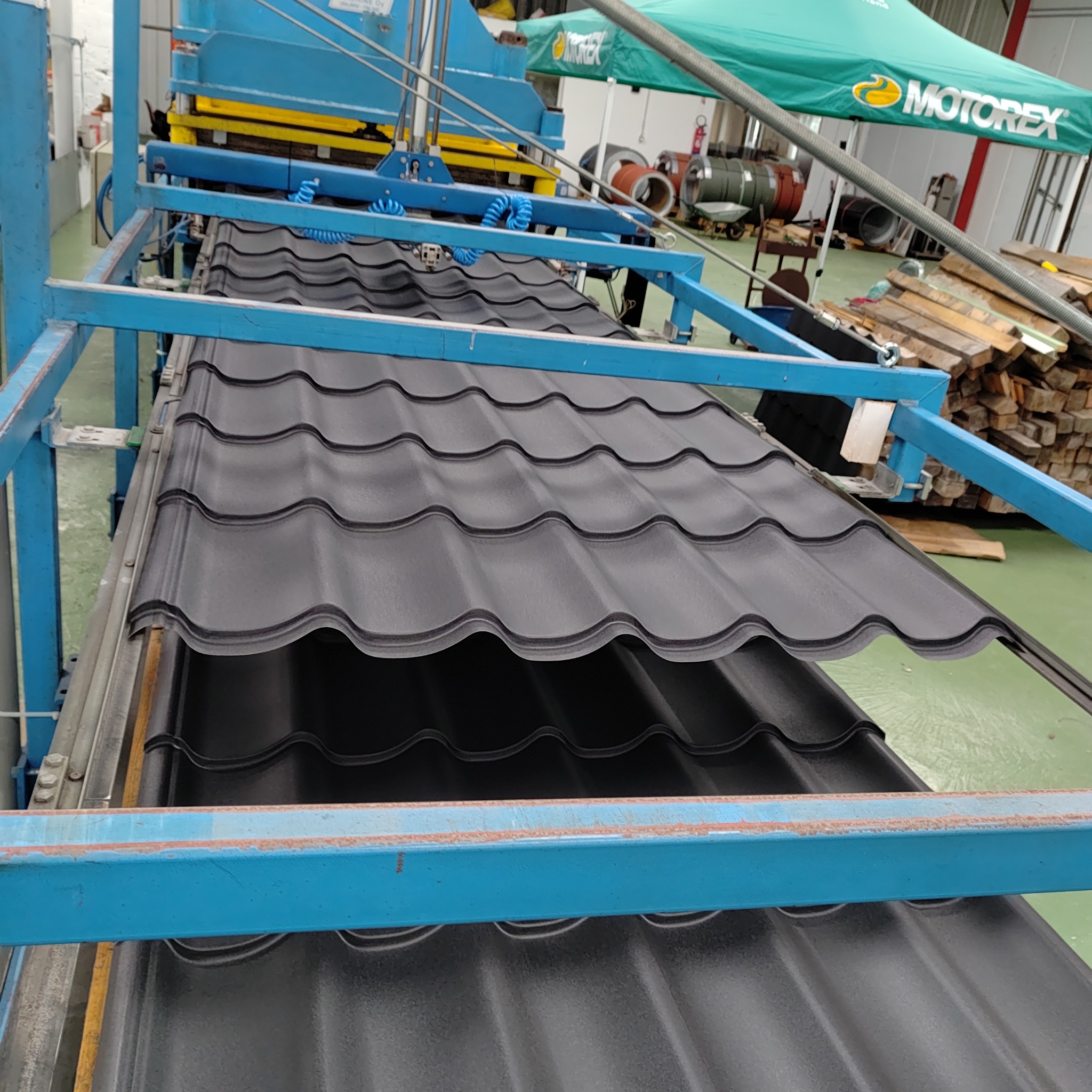 Fabrication de tôles acier sur mesure dans l’atelier Marin Profils